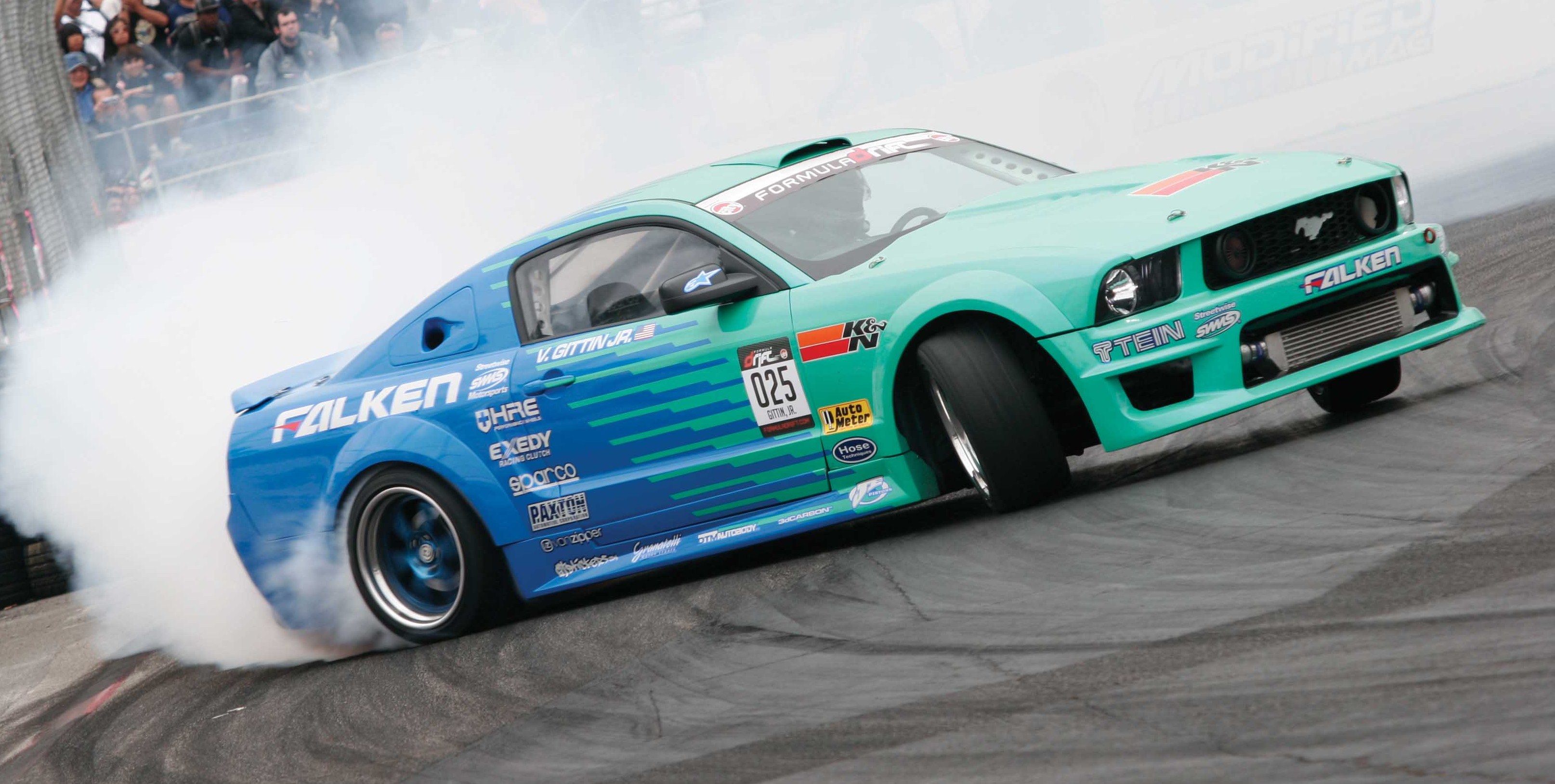 Carros haciendo drift