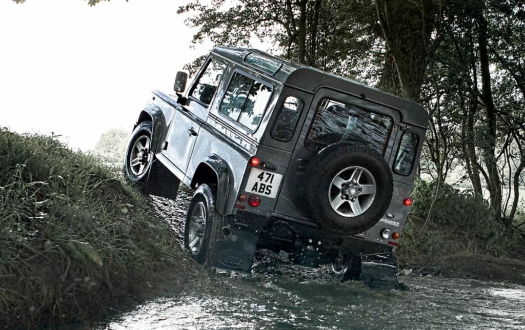 Land Rover Defender 