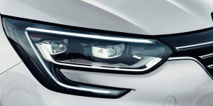 Renault Megane Sedan 2017. Detalle óptica