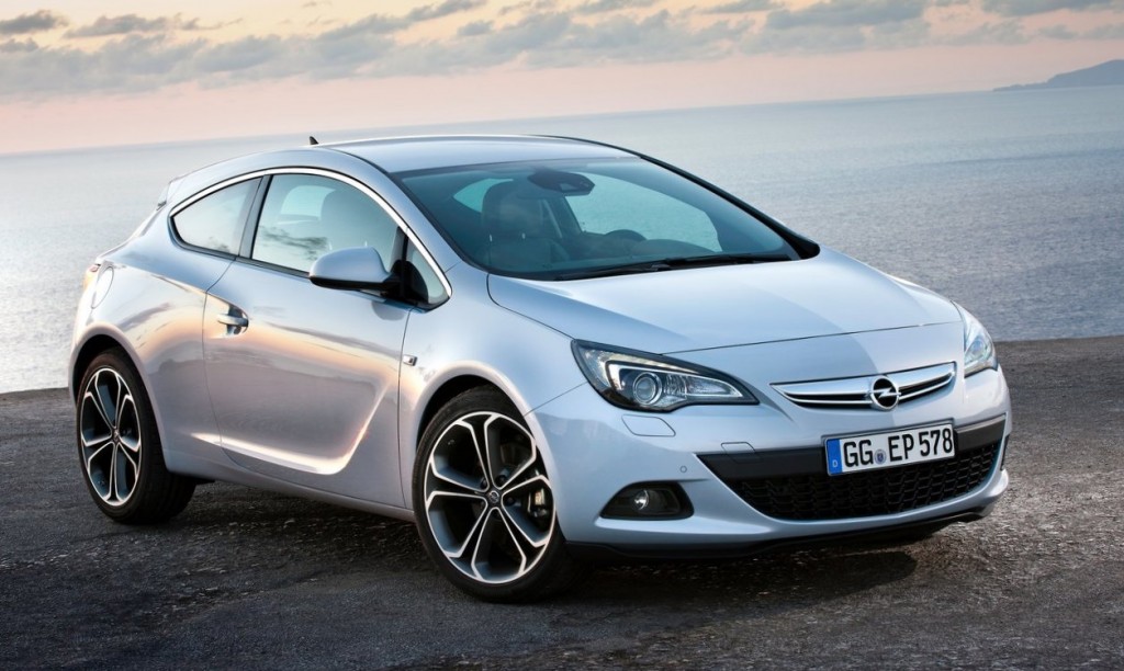 Opel Astra GTC actual, no tan radical como el OPC. 140 CV