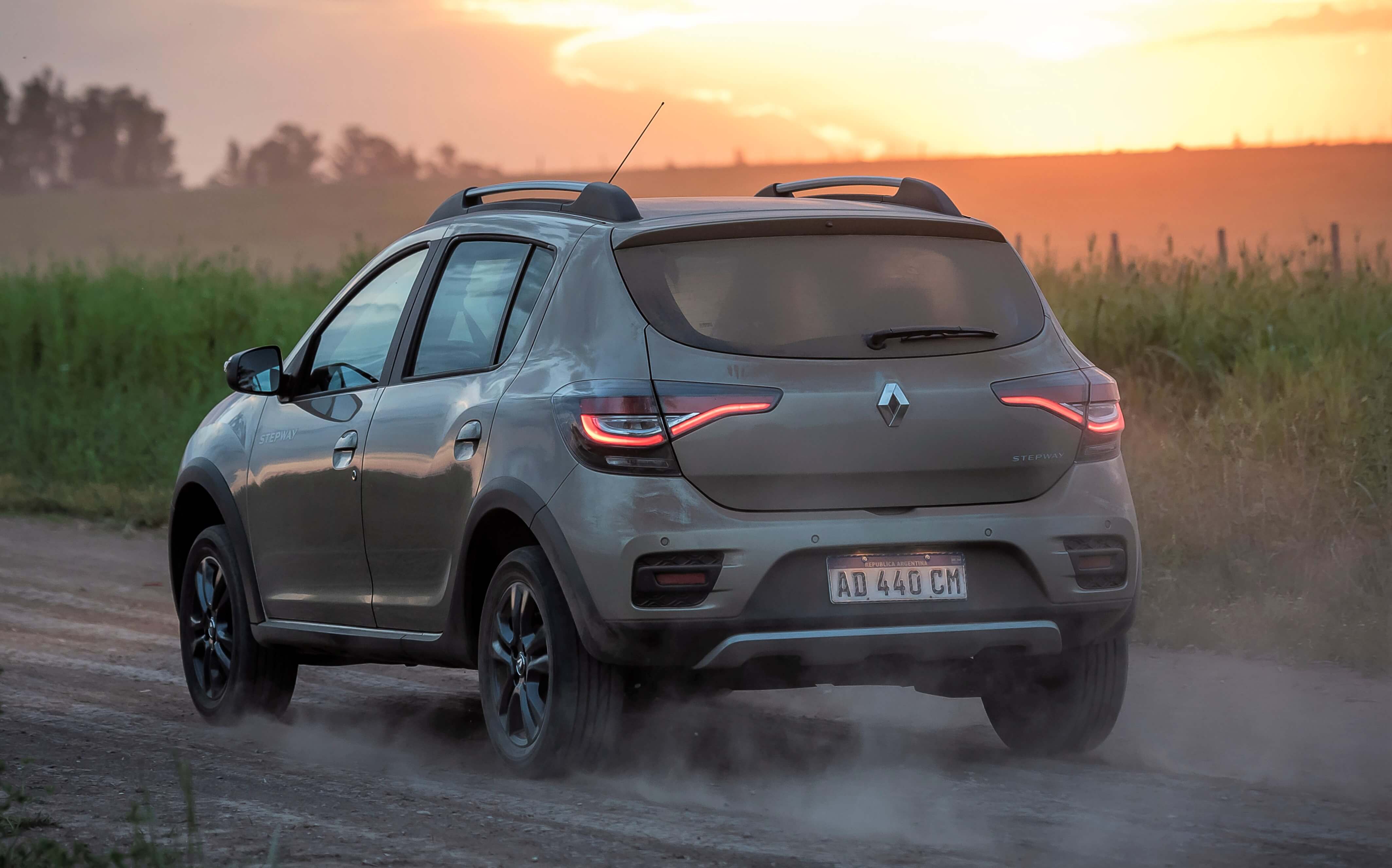 Renault sandero 2019 год. Рено степвей 2019. Рено Сандеро степвей 2019. Renault Sandero Stepway 2019. Рено Сандеро Stepway 2019.